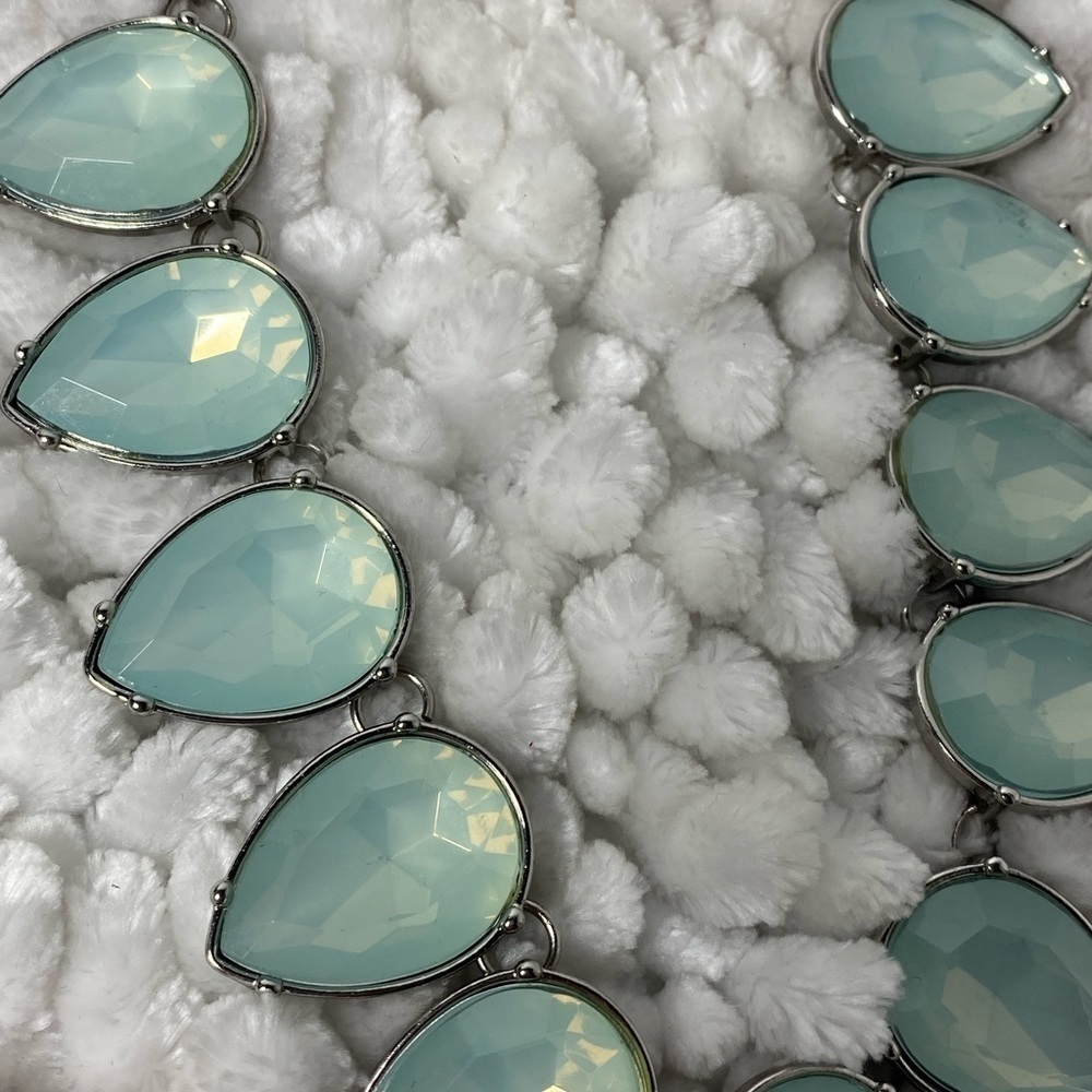 CHARMING CHARLIE ~ Silver-tone Aqua Teardrop Statement Necklace - Picture 10 of 13